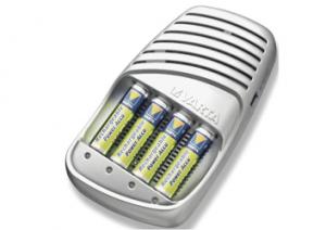 15-minutowa Nabíječka do AA, AAA NiMH + 4 ks AA 2400mAh NiMH
