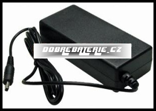 Samsung aa-e9 napáječ síťový 8.4v 2a čtverec 4.6x2.8mm